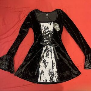 The Grave Girls x Dolls Kill - MOURNING THE LIGHT VELVET DRESS